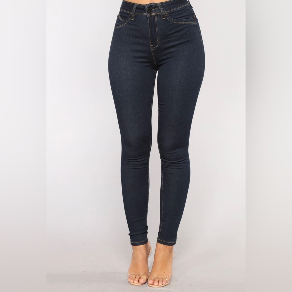 Fashion Nova “Its Now or Never” Skinny Jeans. Dark Blue.